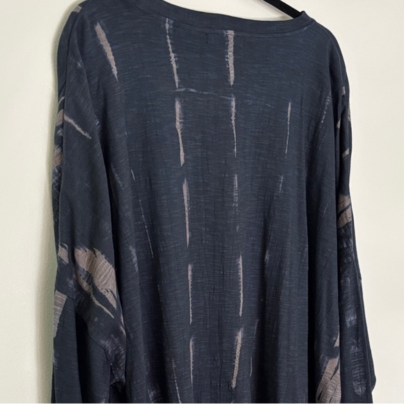 NWT L to 1 XL Jarbo Karo Top Shibori Blue Gray O/S Long Sleeve Women's $298 - Picture 1 of 13